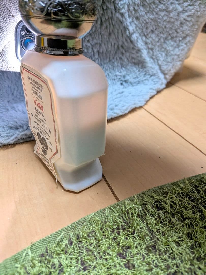 限定完売品ビュリー ル・ヴェルー・デュ・フラヌール75 ルーヴル美術館コラボ香水