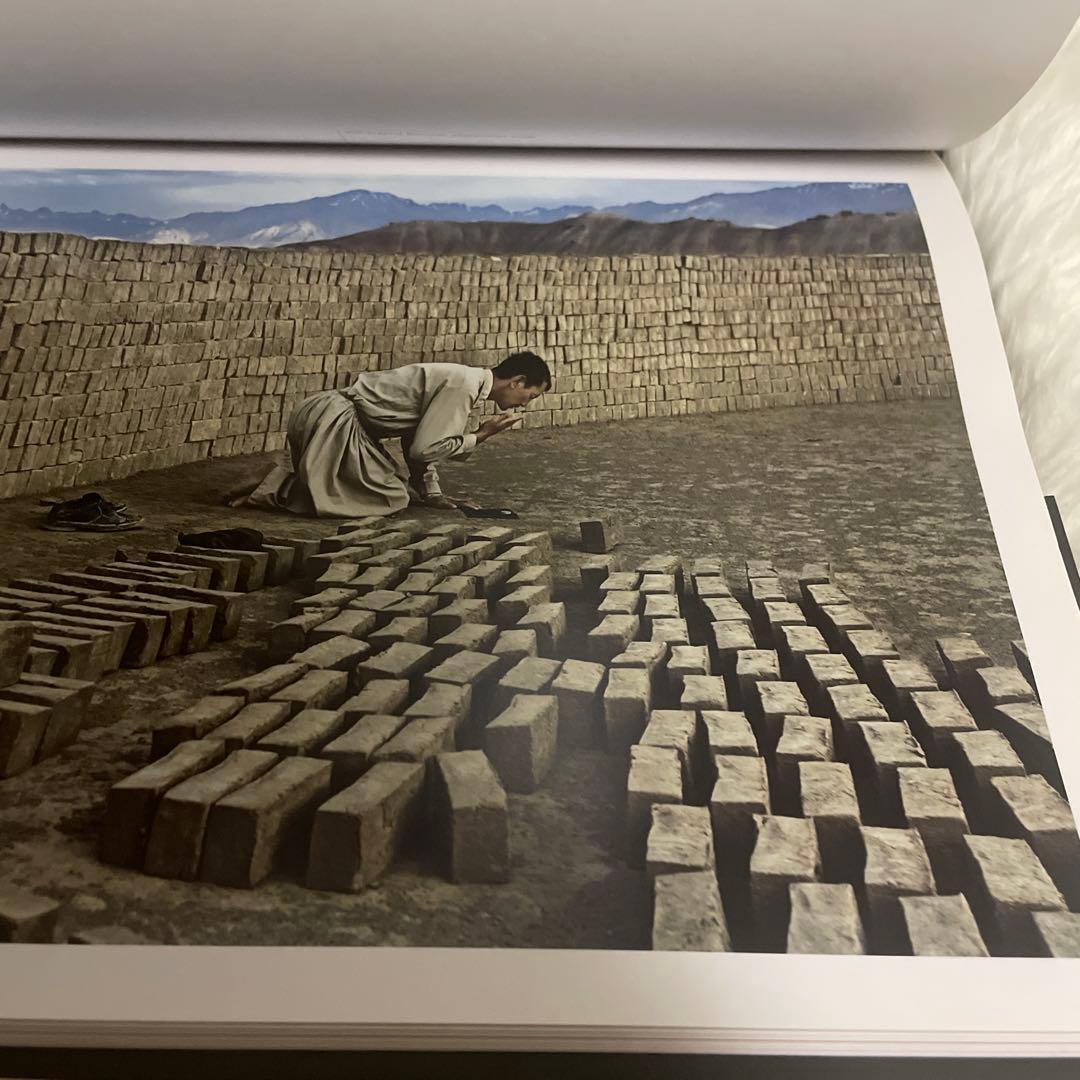 The Unguarded Moment Steve Mccurry 写真集