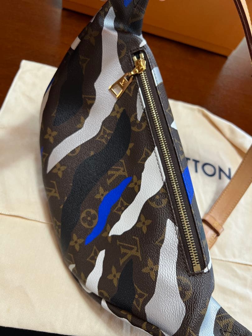 LOUIS VUITTON ボディバッグ・ウエストポーチ