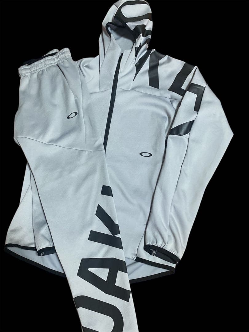 Oakley ナイロンジャケット・セットアップ グレー