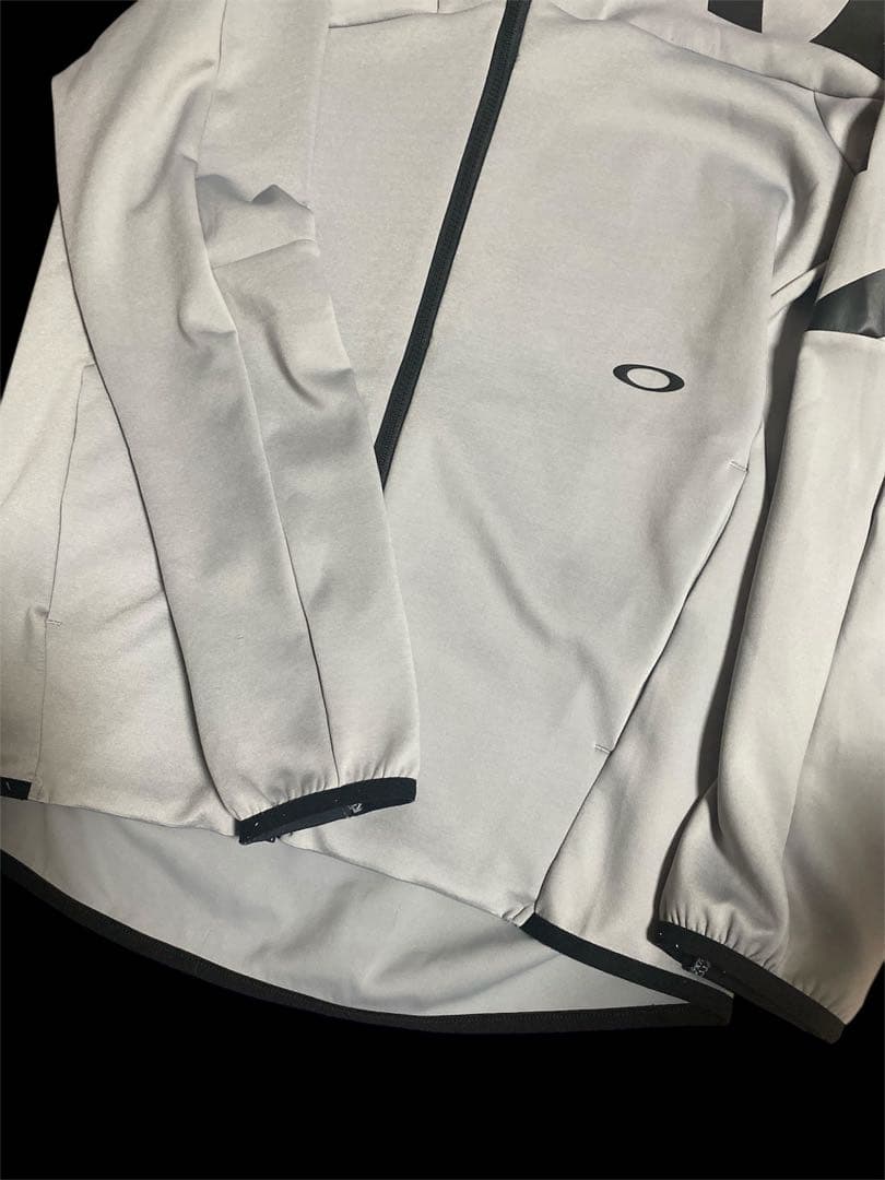 Oakley ナイロンジャケット・セットアップ グレー