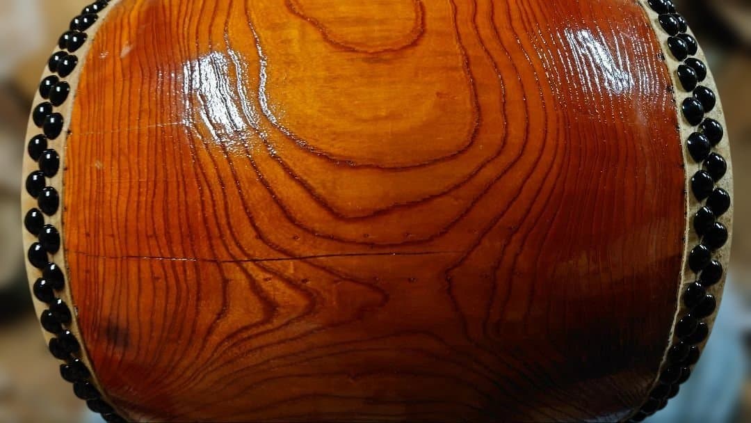 しんページ。ケヤキくり抜き和太鼓