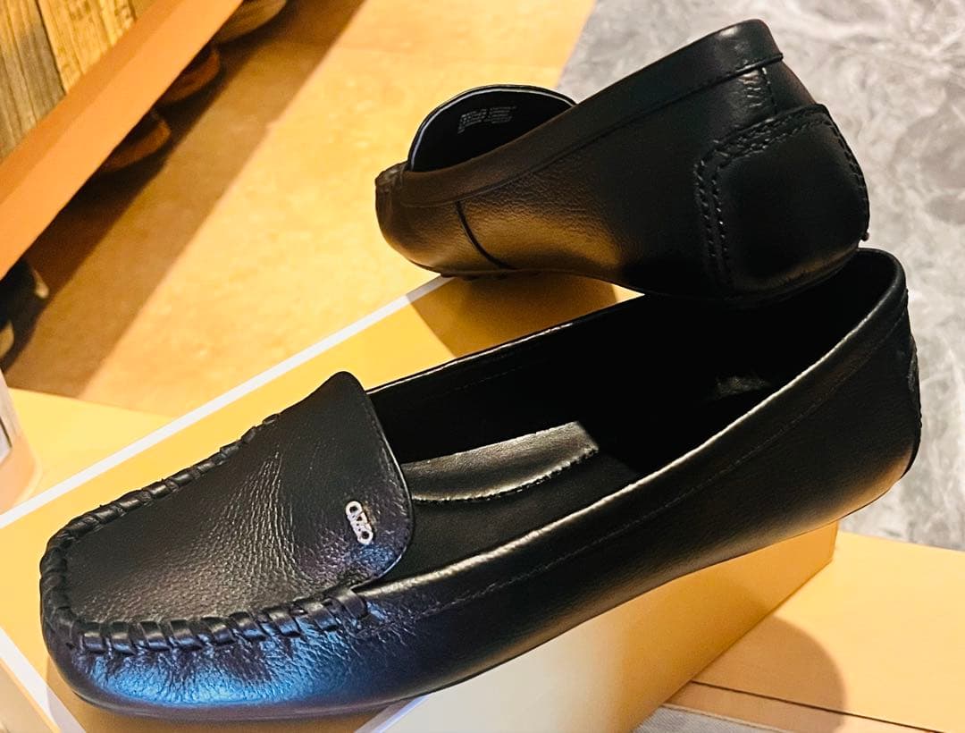 新品未使用　MICHAEL KORS ブラック モカシン