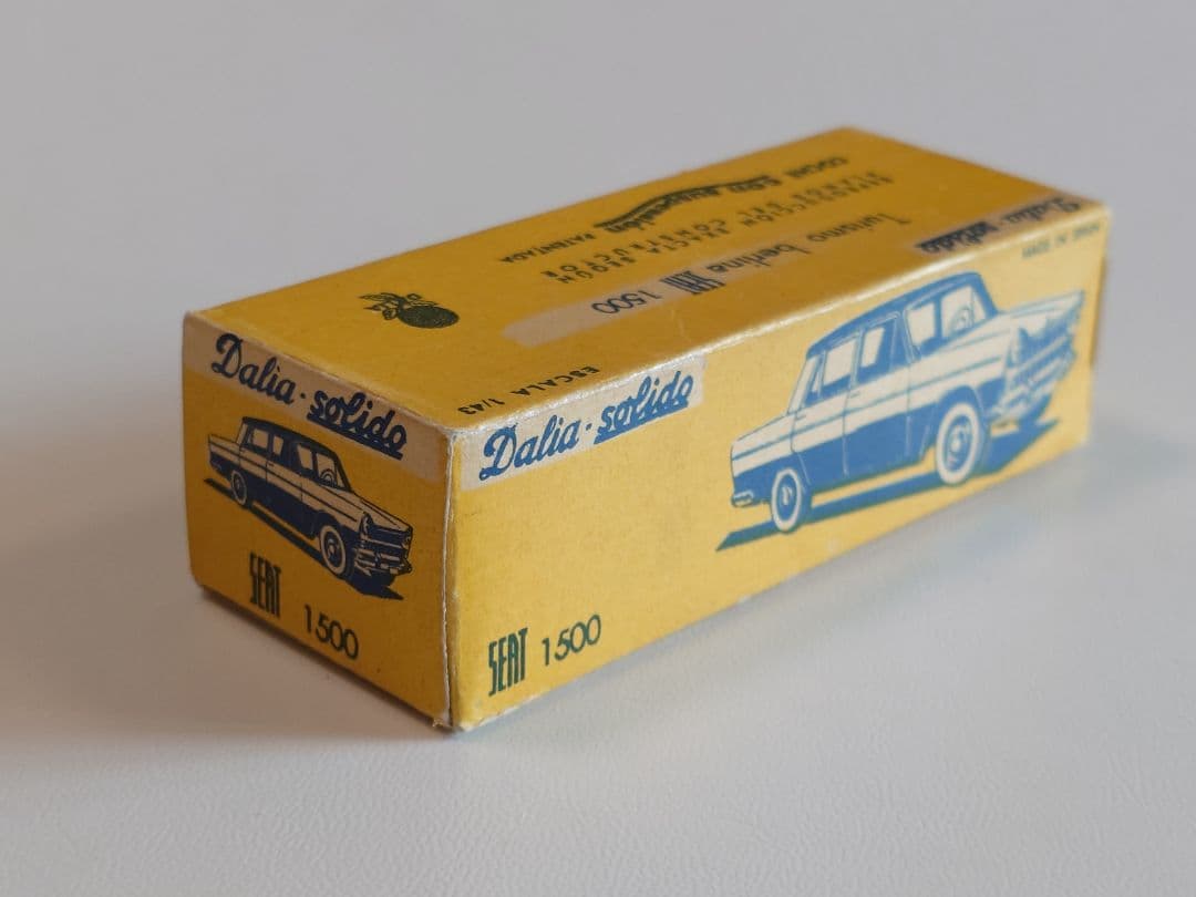 ミニカー Dalia Solido NO.8 SEAT 1500 NO.9 RENAULT