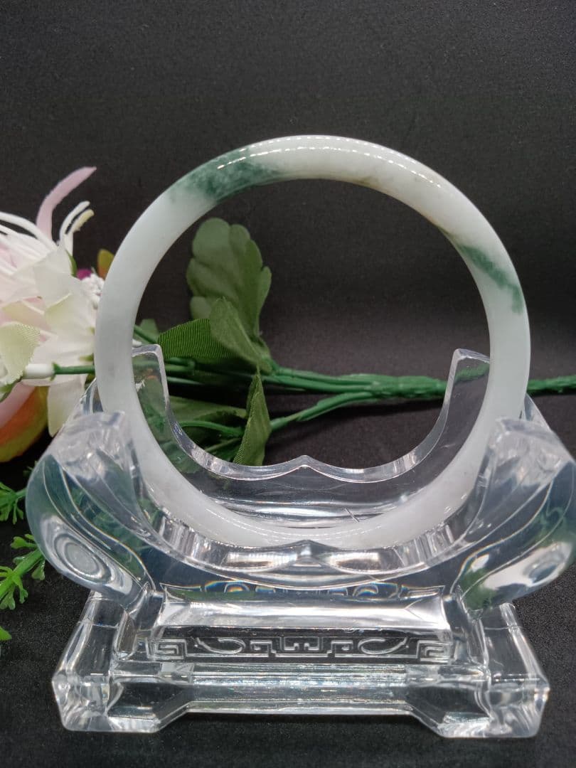 おすすめ✨新品✨天然翡翠✨A貨翡翠バングル 緑と白　無含浸無着色 サイズ58.4