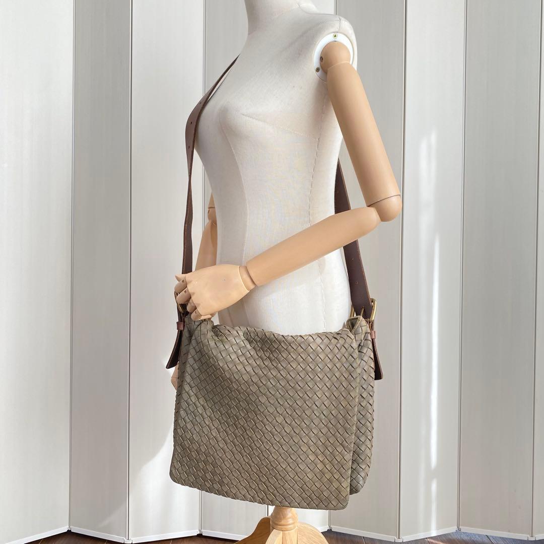 ボッテガヴェネタ ショルダーバッグ カーキ イントレチャート メッセンジャー