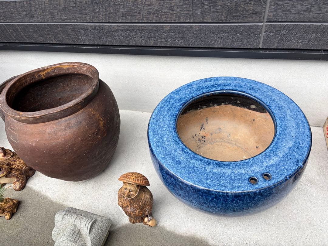 青い陶器の火鉢箸穴付き