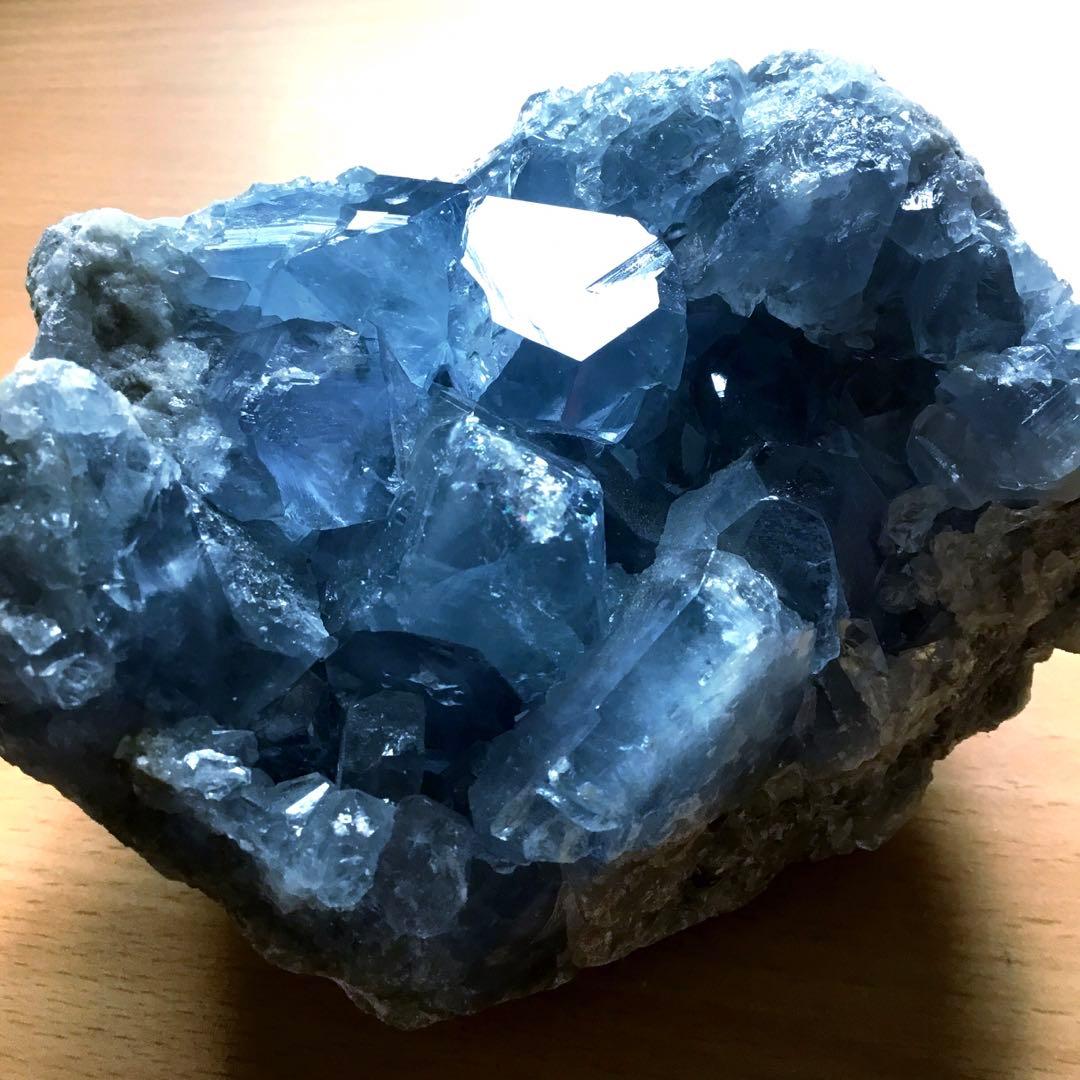 セレスタイト(天青石)クラスター原石　マダガスカル産　浄化　ヒーリング効果　置物