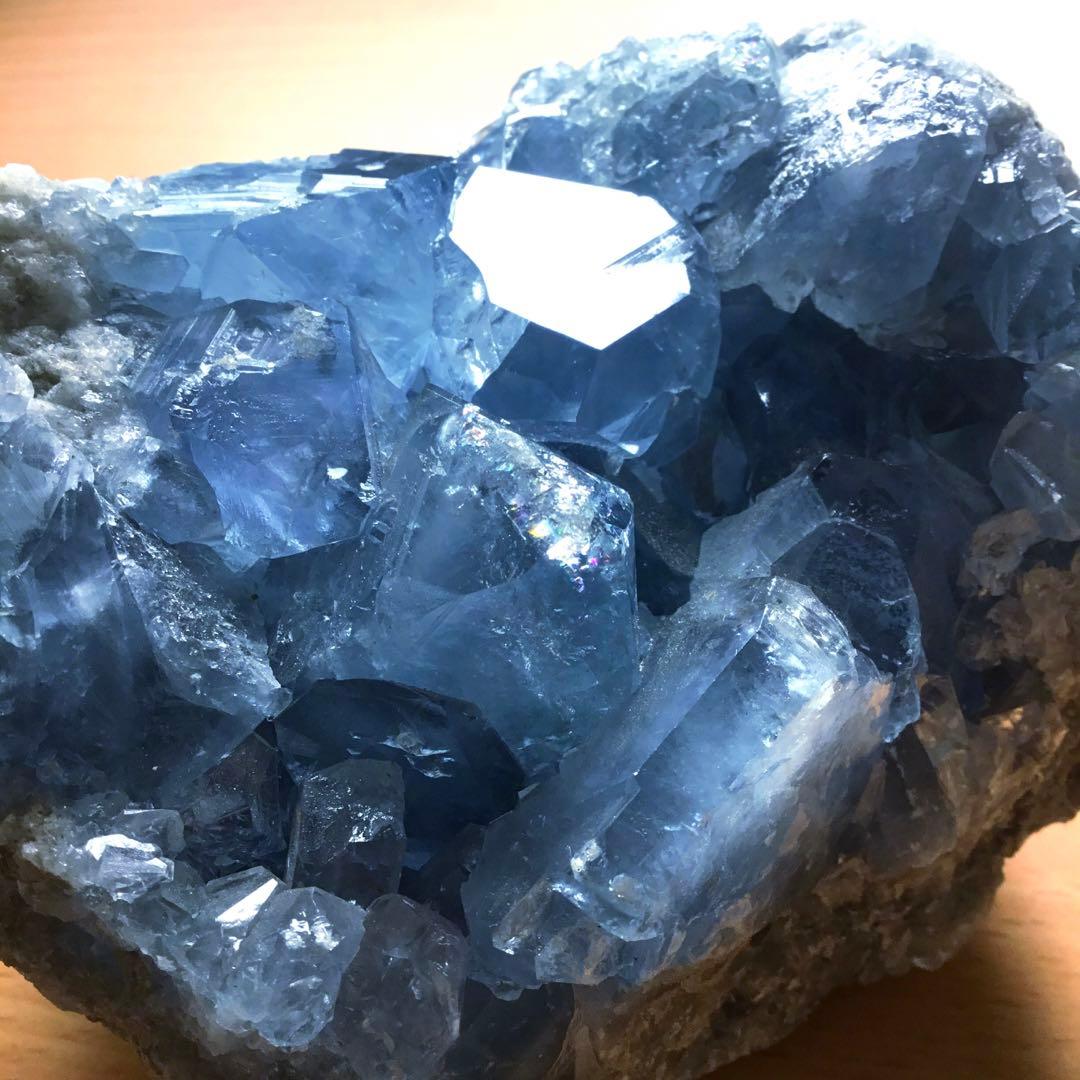 セレスタイト(天青石)クラスター原石　マダガスカル産　浄化　ヒーリング効果　置物