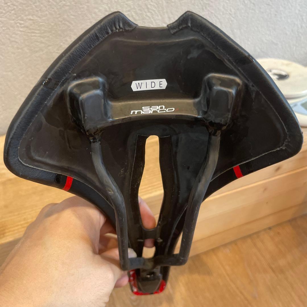 サンマルコ ワイドサドル 黒/赤　カーボン