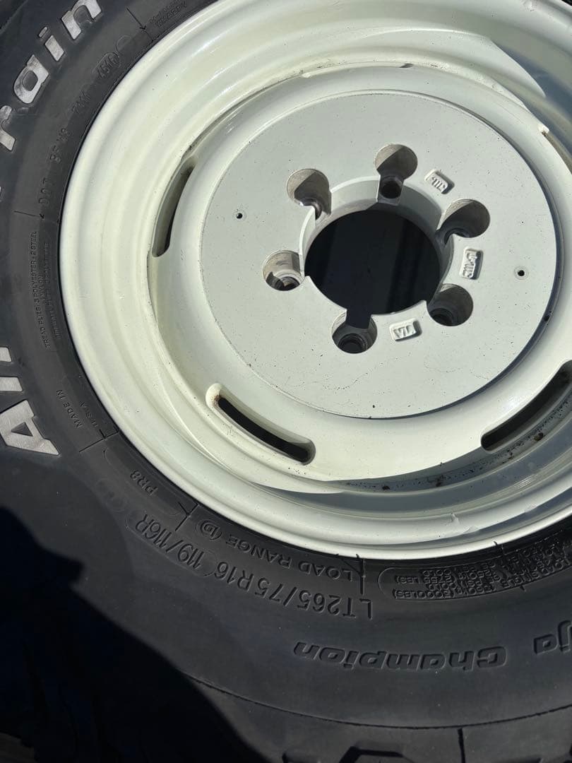 タイヤ・ホイール BFGoodrich All-Terrain T/A 265/75R16