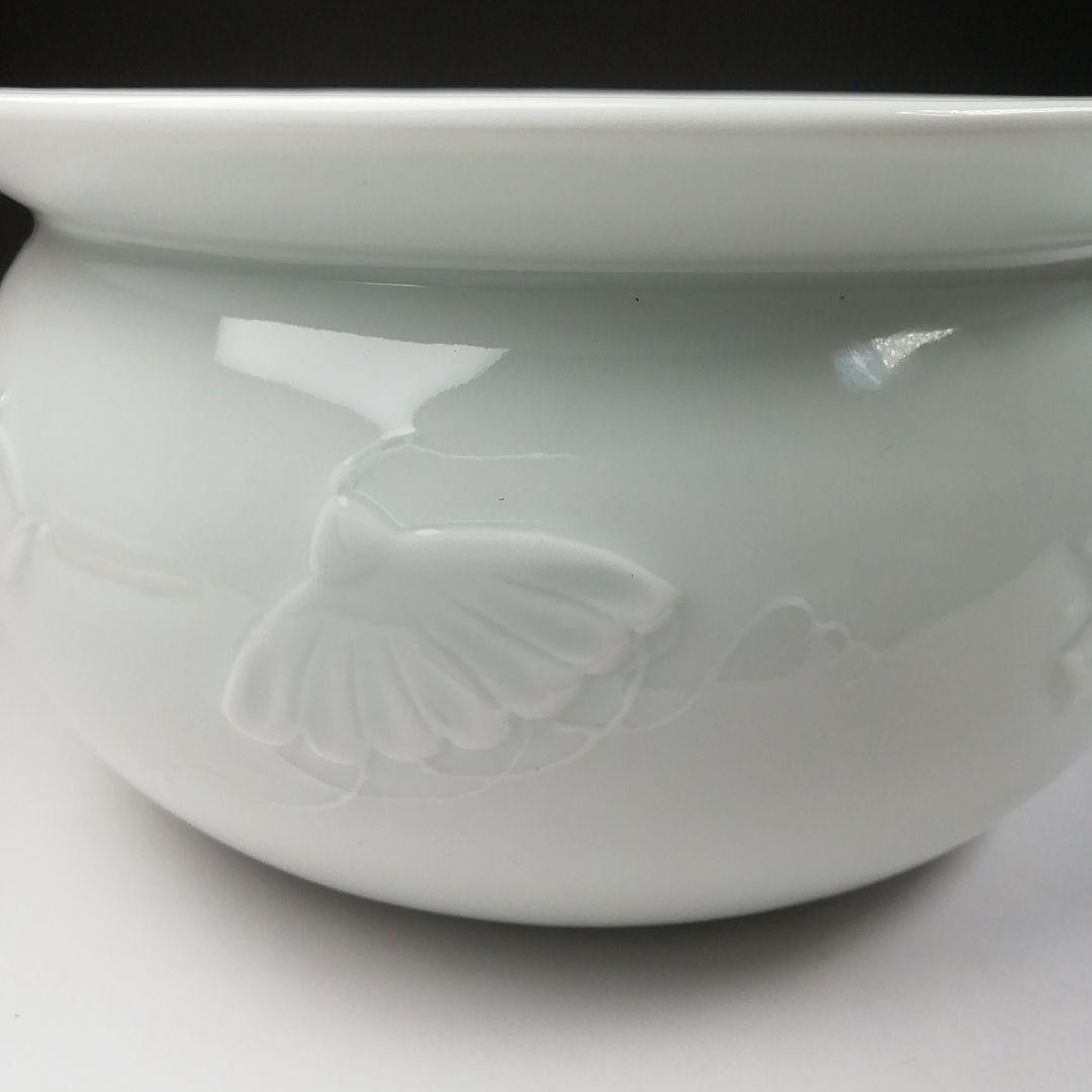 Ｔ６６８　建水　『白磁　宝尽くし』『大日本　三川内　平戸窯　悦山 造』　共箱