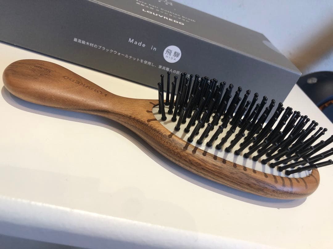 値下げしました！LOUVREDOクッションブラシ