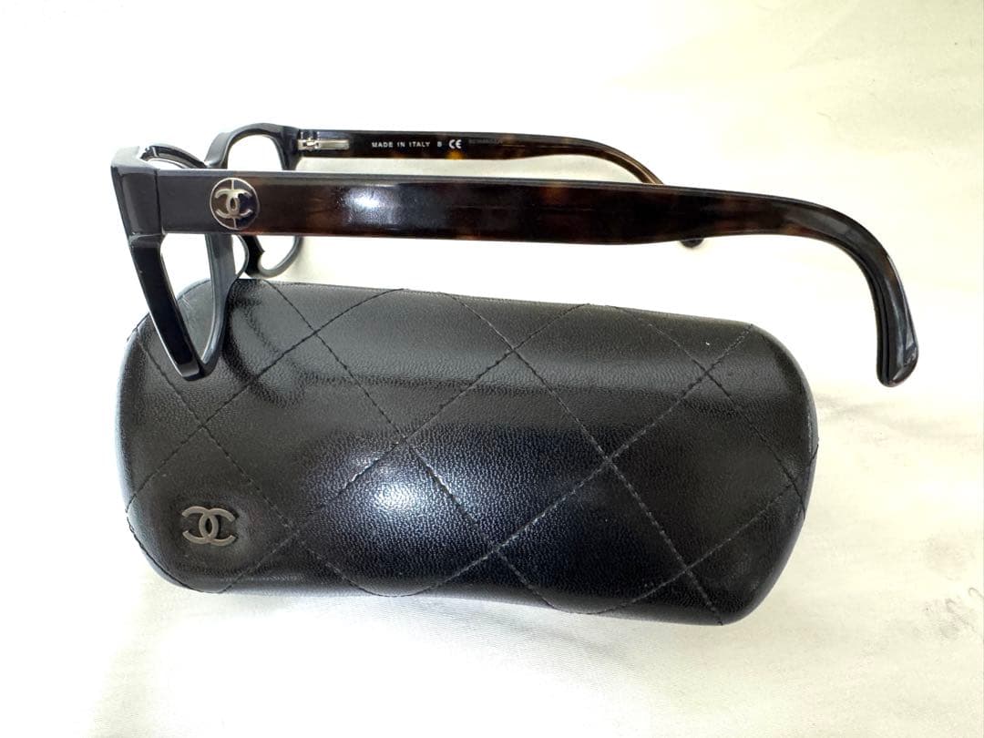 CHANEL ツートーンフレームメガネ