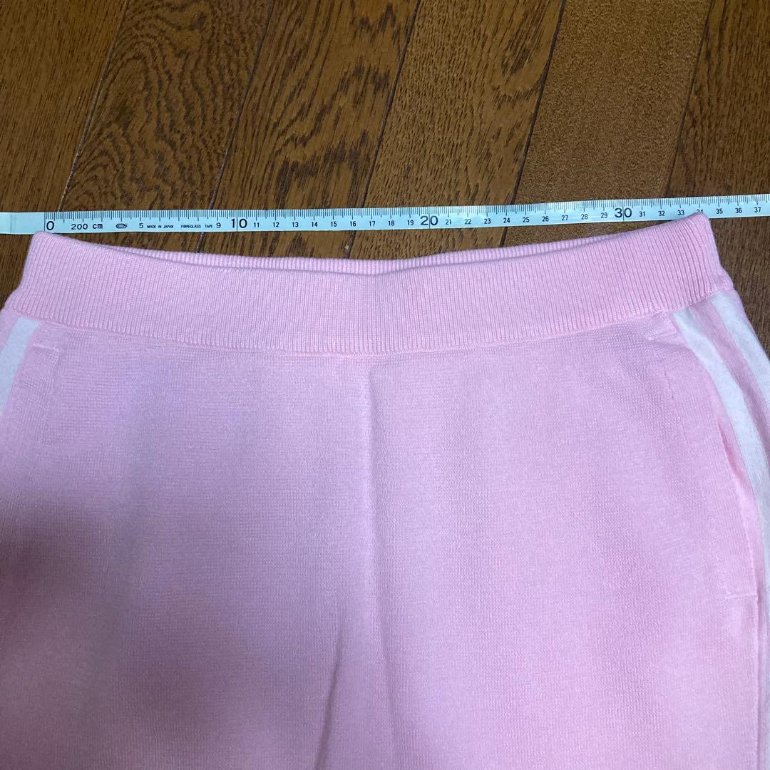 新品adidas アディダス　レディースセットアップ　セーター　スカート 帽子