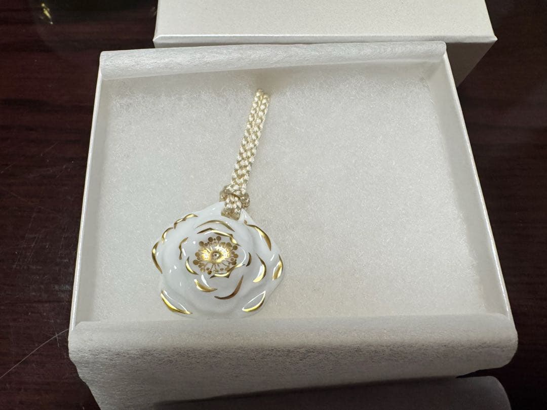 d'icilà Eveil de Rose ペンダント