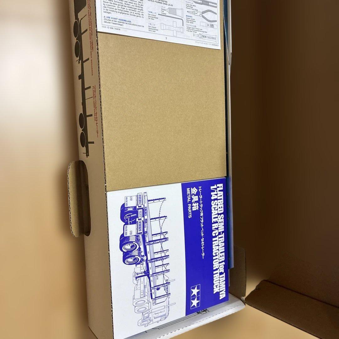 ホビーラジコン Tamiya 1/14 Scale Flatbed Semi-Trailer