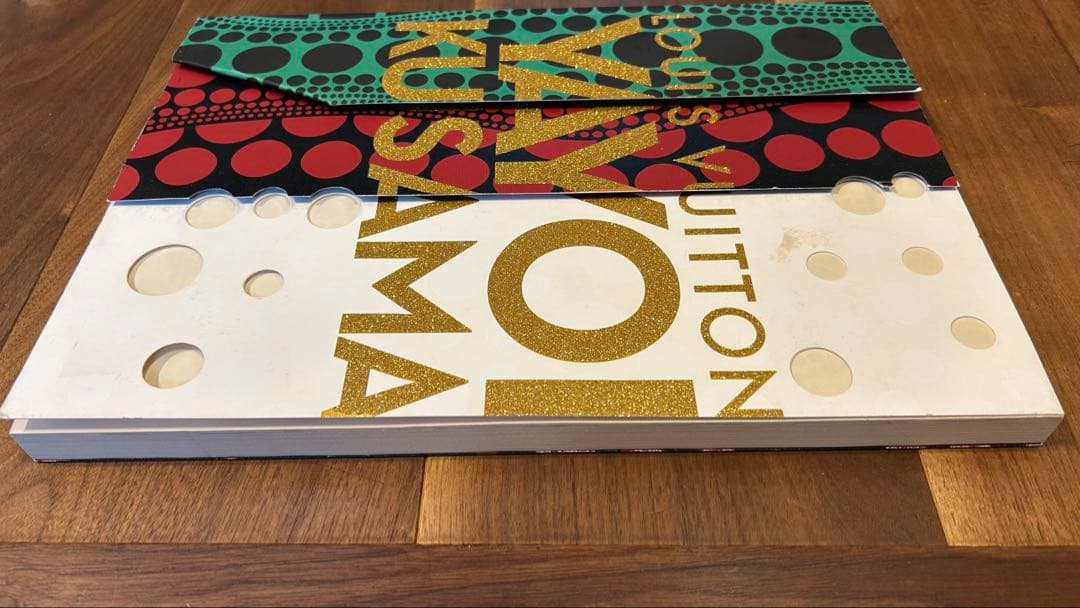 Louis Vuitton × Yayoi Kusama 限定 ファインブック