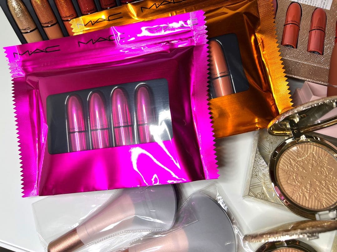 【7月末まで出品・最終値下げ】MAC 限定品まとめ売り　新品未使用　コスメ