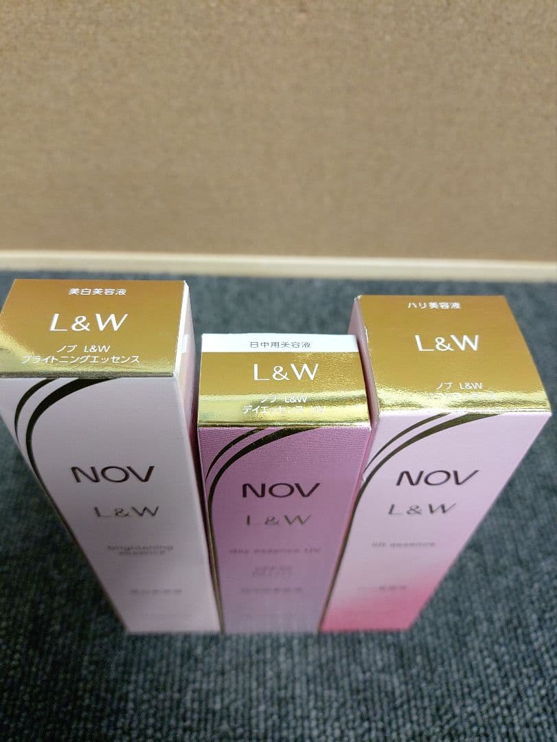 463☆ NOV ノブ エッセンス 美白美容液 日中用美容液 ハリ美容液