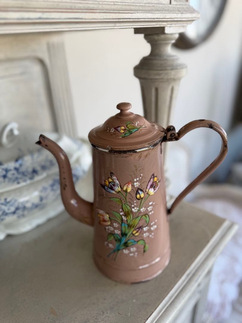 フランスアンティークエトワール社ミルクティー色チューリップ柄のホーローポット