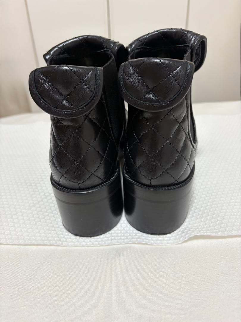シャネルCHANEL 黒　ブーツ　39 マトラッセル　ターンロック　フラップ