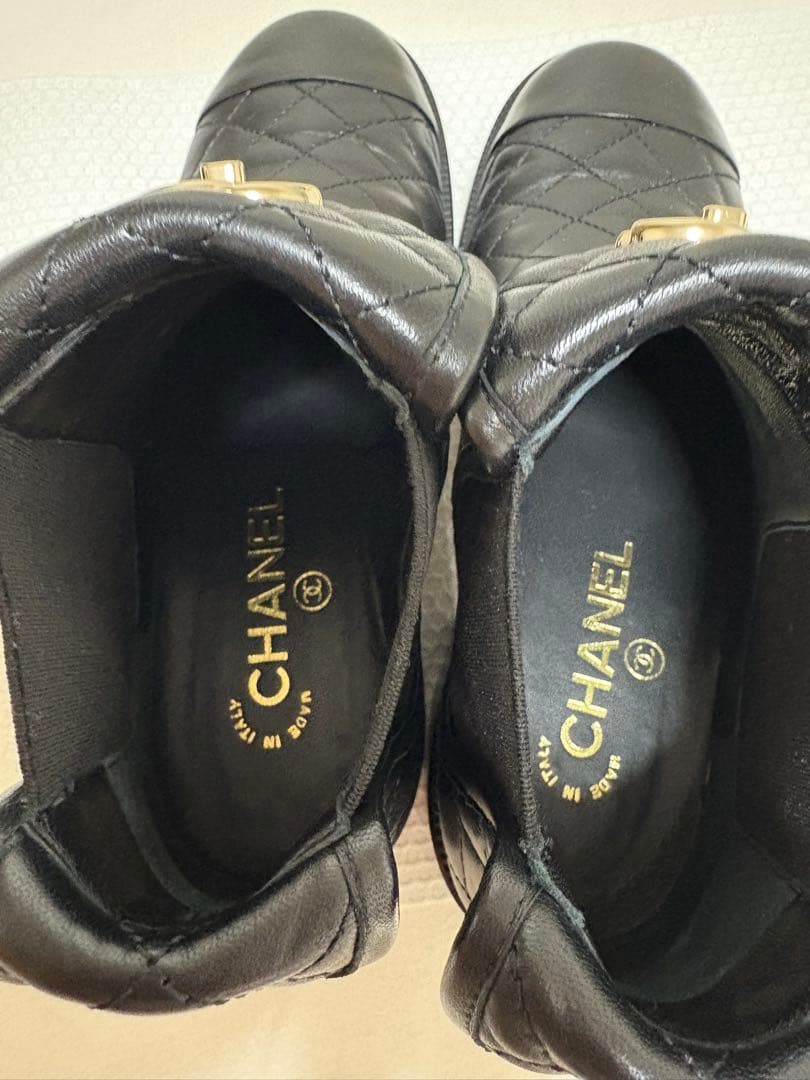 シャネルCHANEL 黒　ブーツ　39 マトラッセル　ターンロック　フラップ