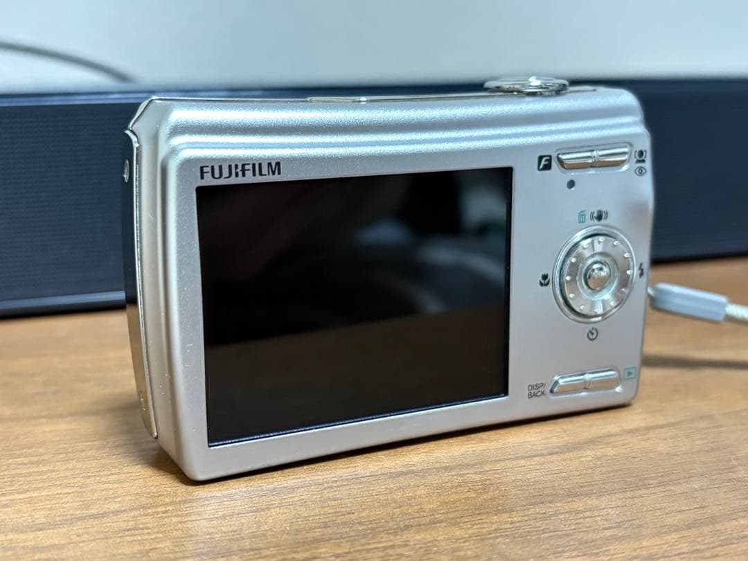FUJIFILM FINEPIX F100fd デジタルカメラ　動作確認済み