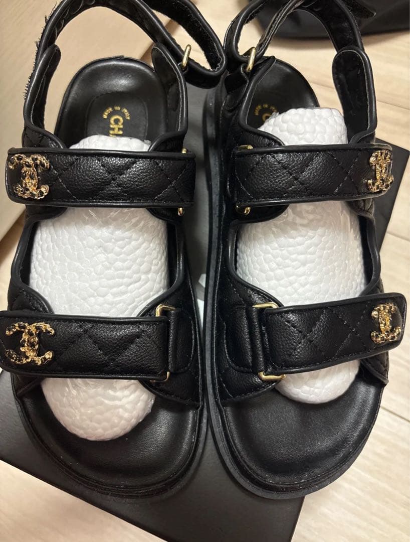 CHANEL ブラック スポーツサンダル