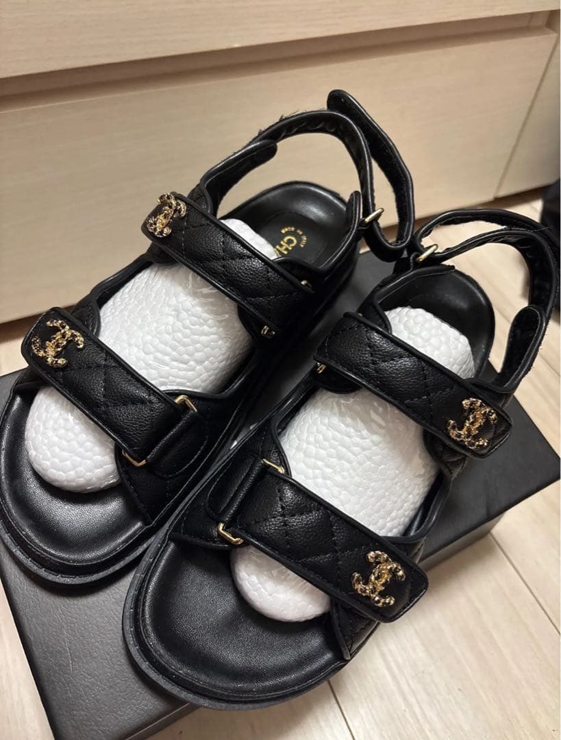 CHANEL ブラック スポーツサンダル