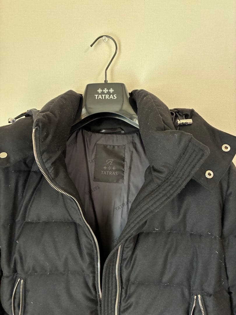 TATRAS 黒 ダウンジャケット フード付き