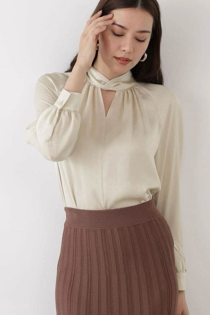 ピンキーアンドダイアン◆ギャザーネックドットジャガードブラウス ベージュ 38