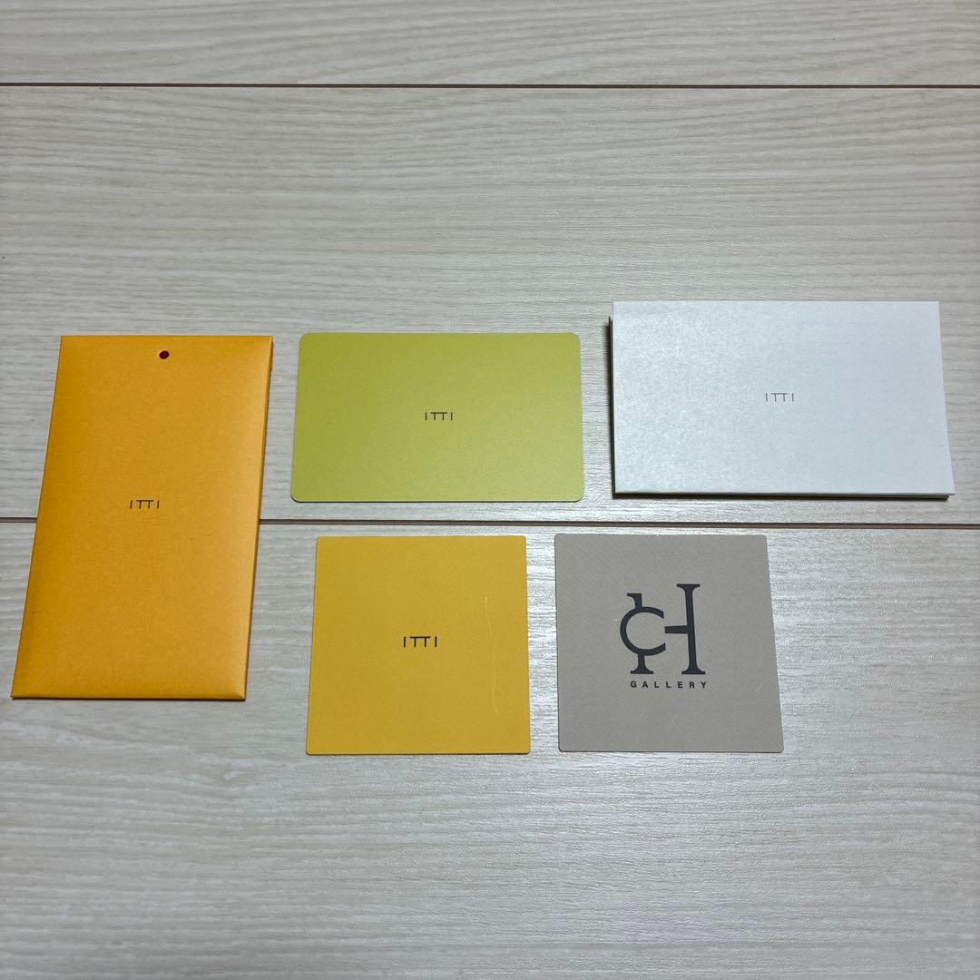 二つ折り名刺入れ