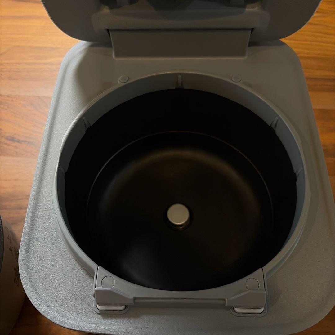 訳あり格安　2025年製12月購入　日立 炊飯器 蒸気カット RZ-V100LM