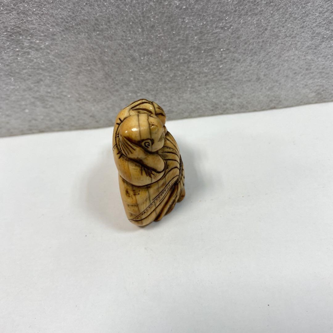 根付　寸法（cm）3.5 X 2.0 X 高4.0