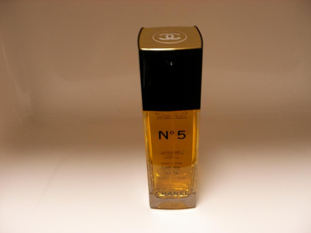シャネル №5 オードトワレ 100ml　スプレー式