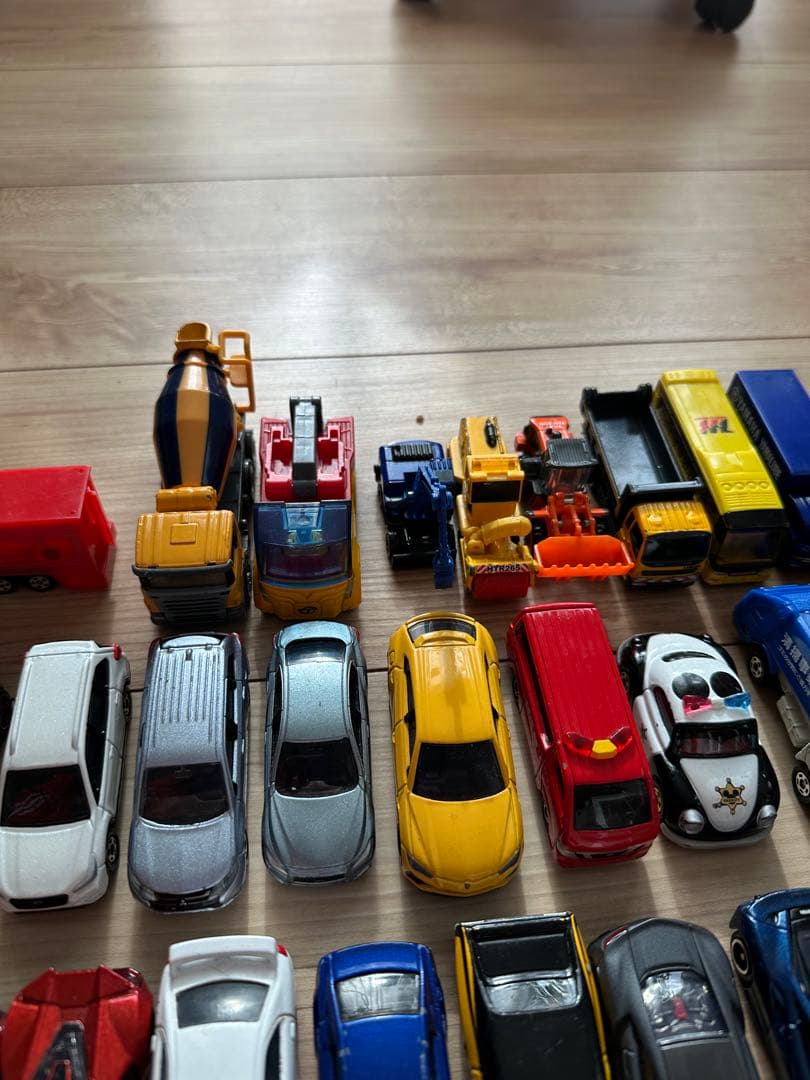 トミカ、トミカプレミアム、ホットウィール他70台まとめ売り　バラ売り不可