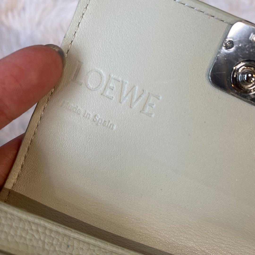 美品　ロエベ　ライトグリーン レザー 名刺入れ