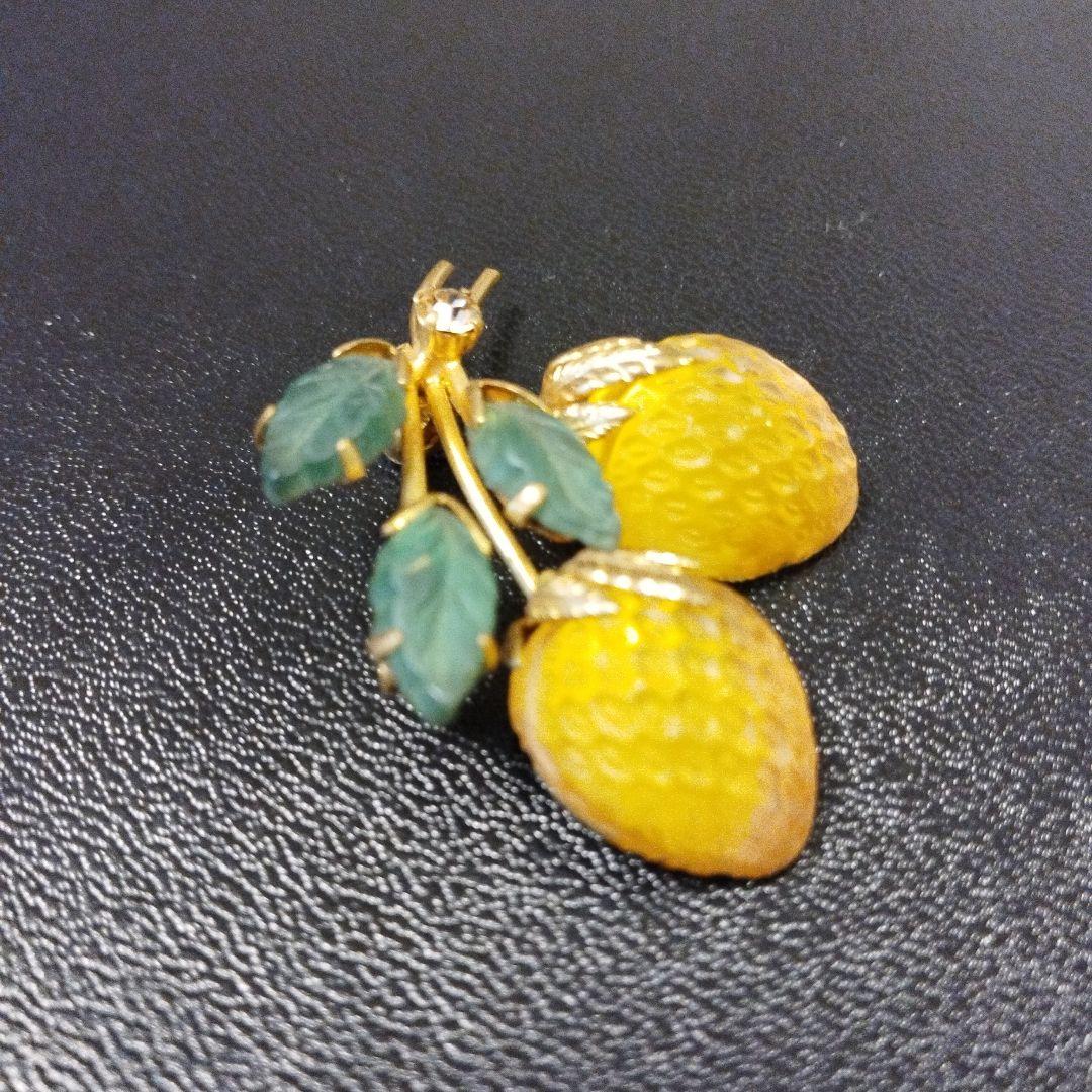 AUSTRIA フルーツ ブローチ ストロベリー②