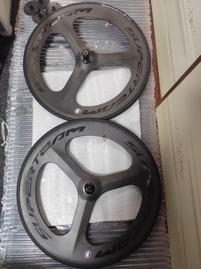 ☆スーパーチーム　F+R カーボンホイール チューブ+タイヤ　700c新品未使用