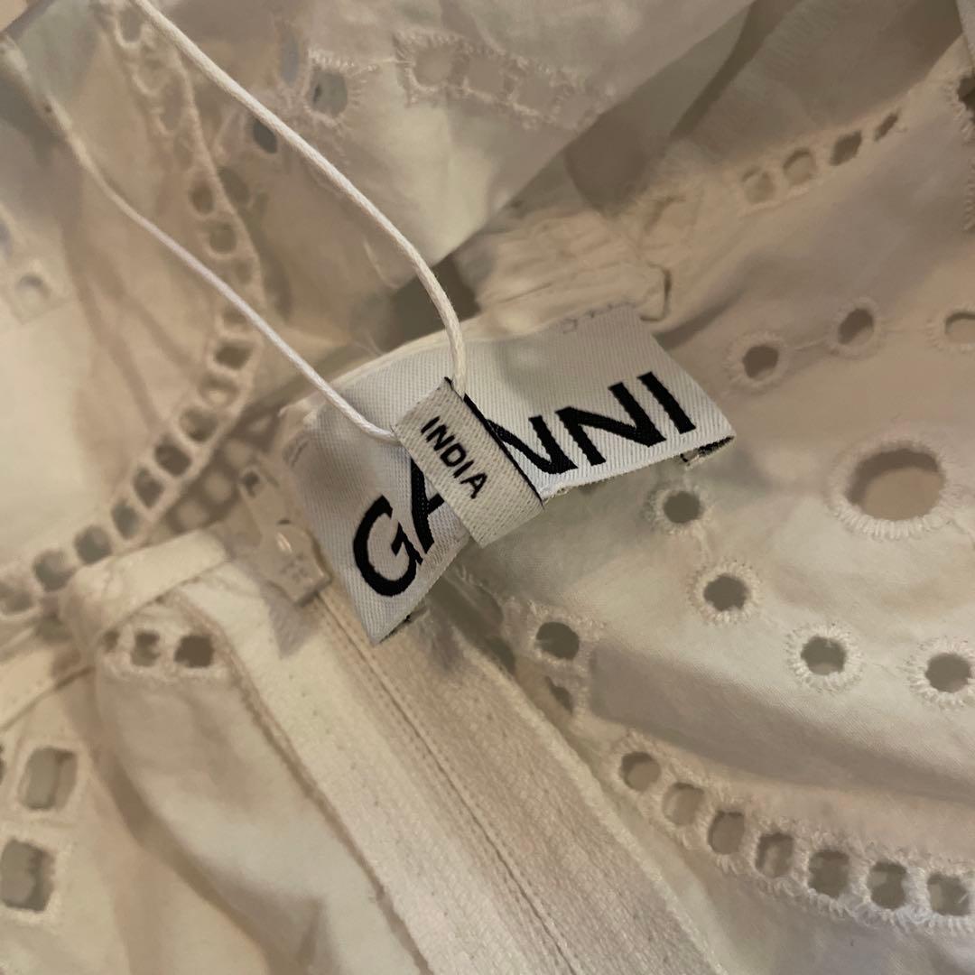 【新品タグ付き】GANNI／ガニー　イギリス刺繍ブラウス　34 白 ※送料込み