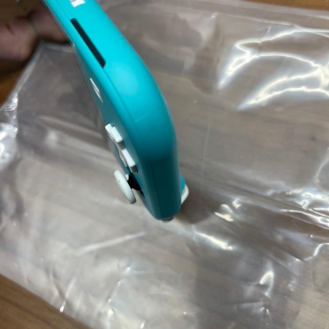 極美品　Nintendo Switchライト　ターコイズブルー