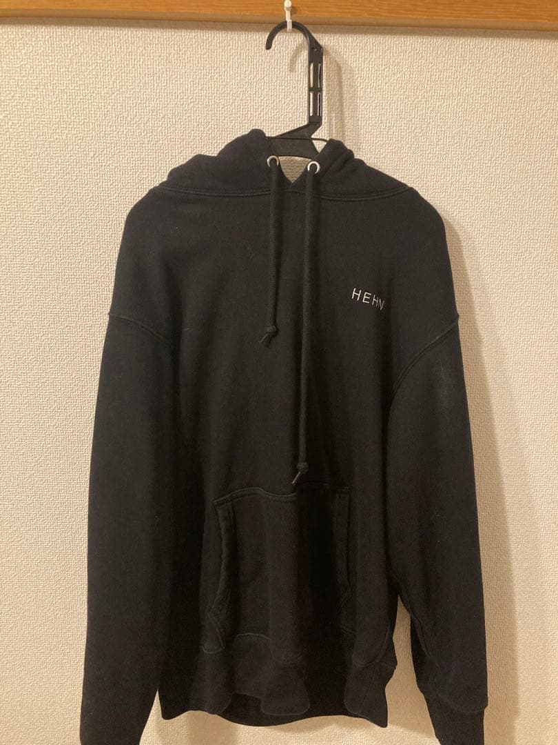 藤井風　HEHN カラフルグラフィック ブラックフード付きパーカー