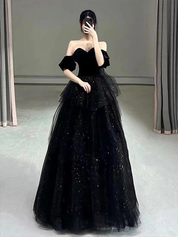 華やか黒イブニングドレス 結婚式やパーティーに最適