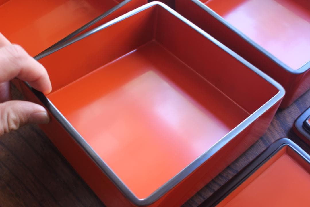 デッドストック！極上朱漆の美しい小ぶり四段重箱（検輪島塗懐石道具お重菓子重