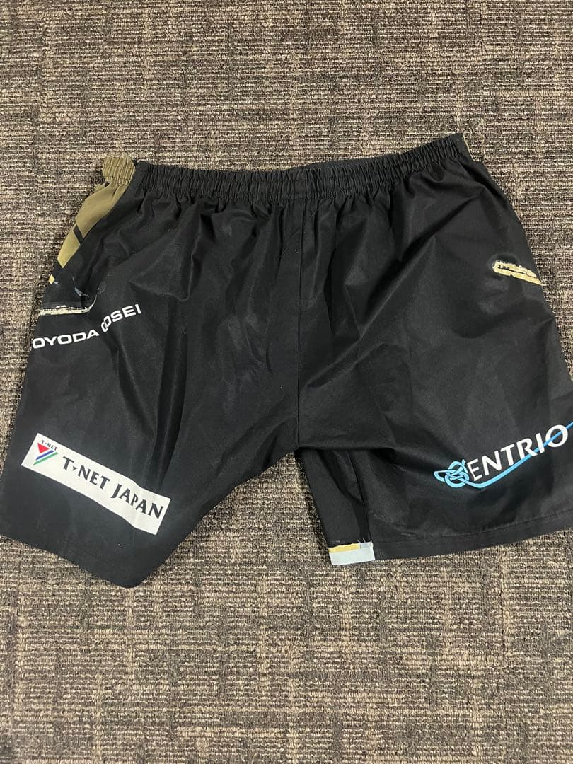 バレーボールパンツ 黒金デザイン