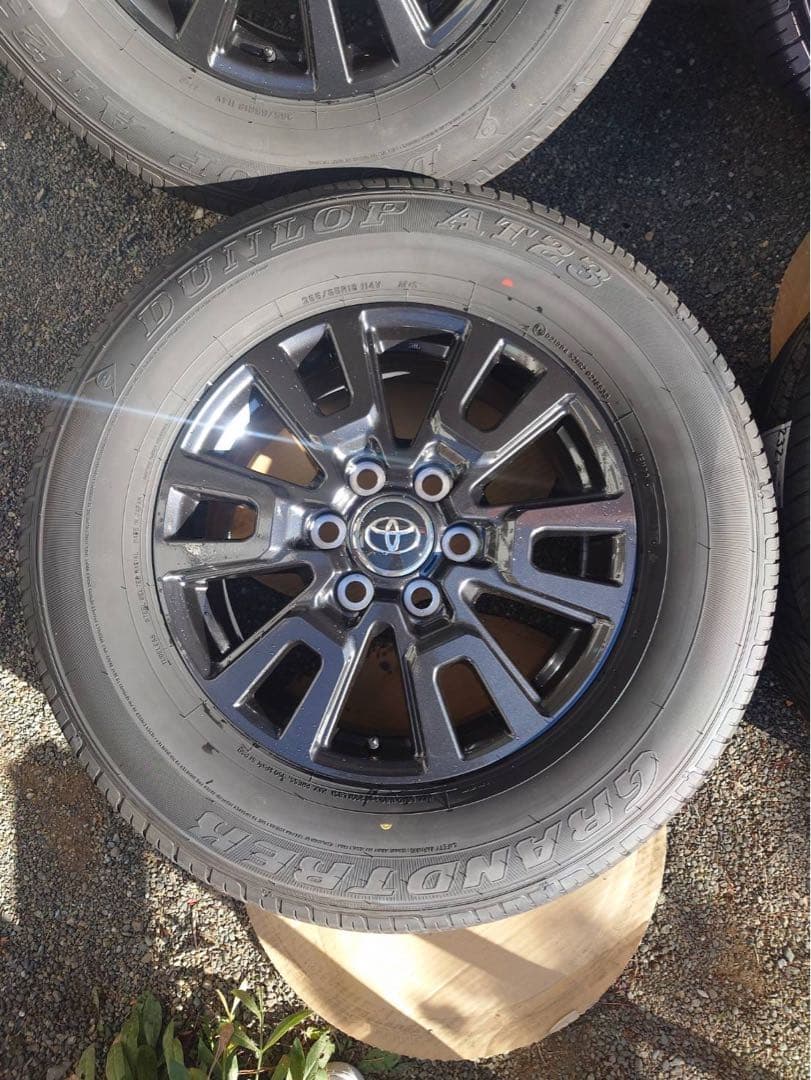 トヨタ 18インチ ホイールセット ランドクルーザー　ランクル　新品　新車外し