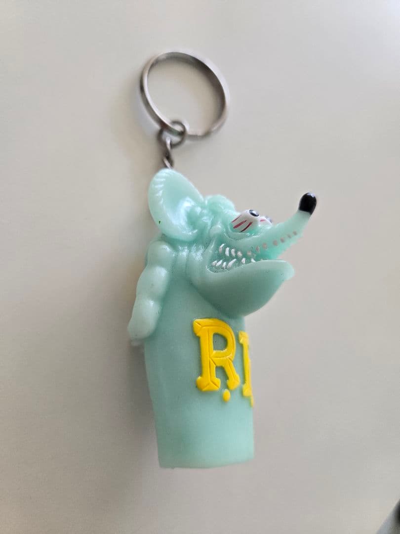 ラットフィンク ライターキャップ キーホルダー 畜光タイプ１体