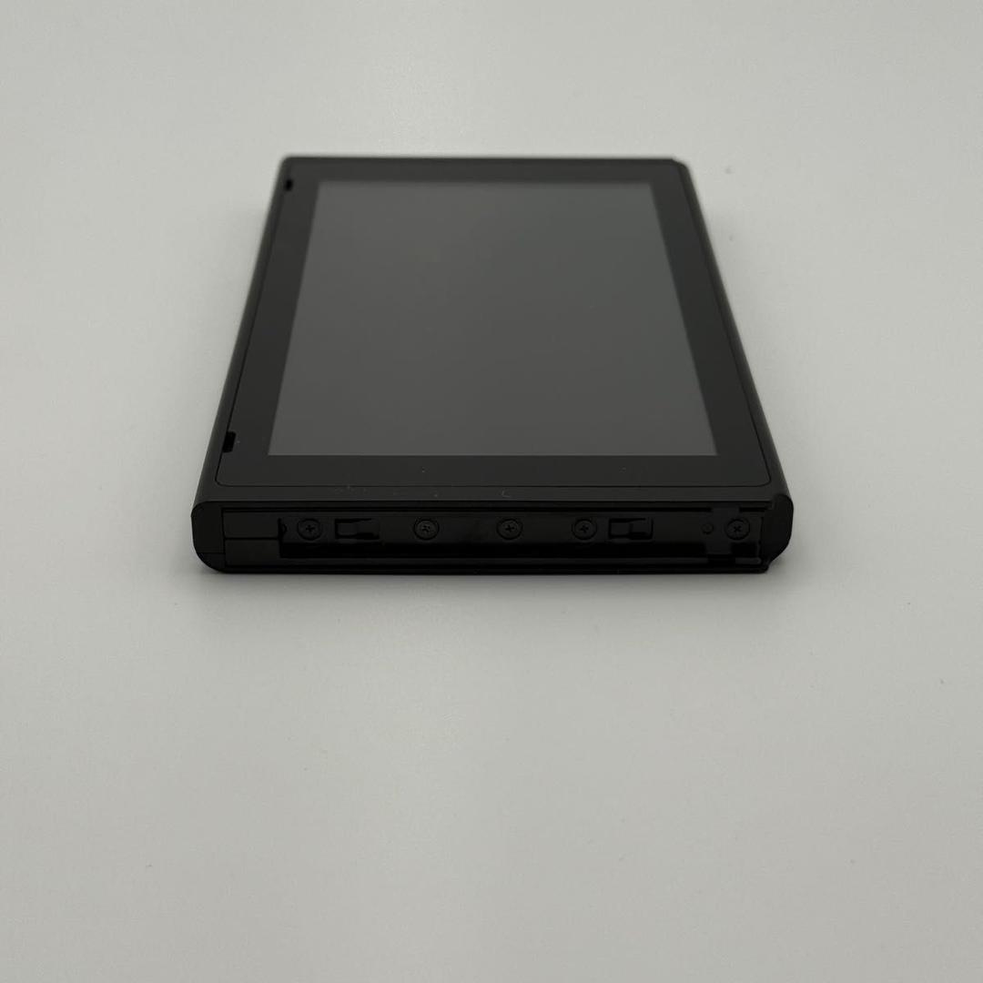 ニンテンドースイッチ　バッテリー強化モデル　2020年製　　本体　②