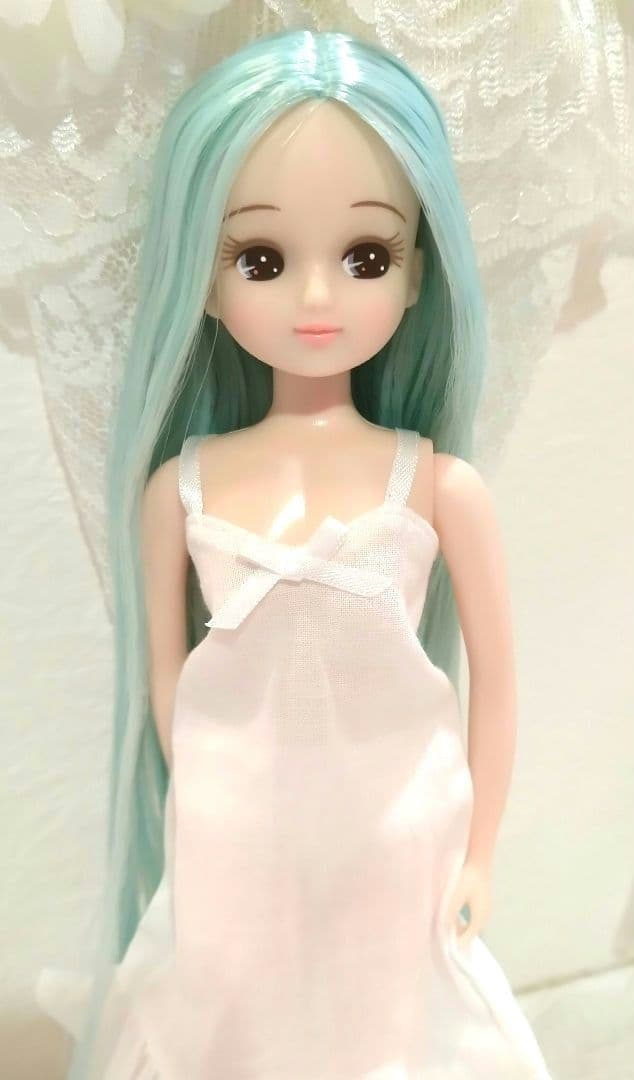 リカちゃんキャッスル お人形教室 真ん中分けスーパーロングストレート ② 新品